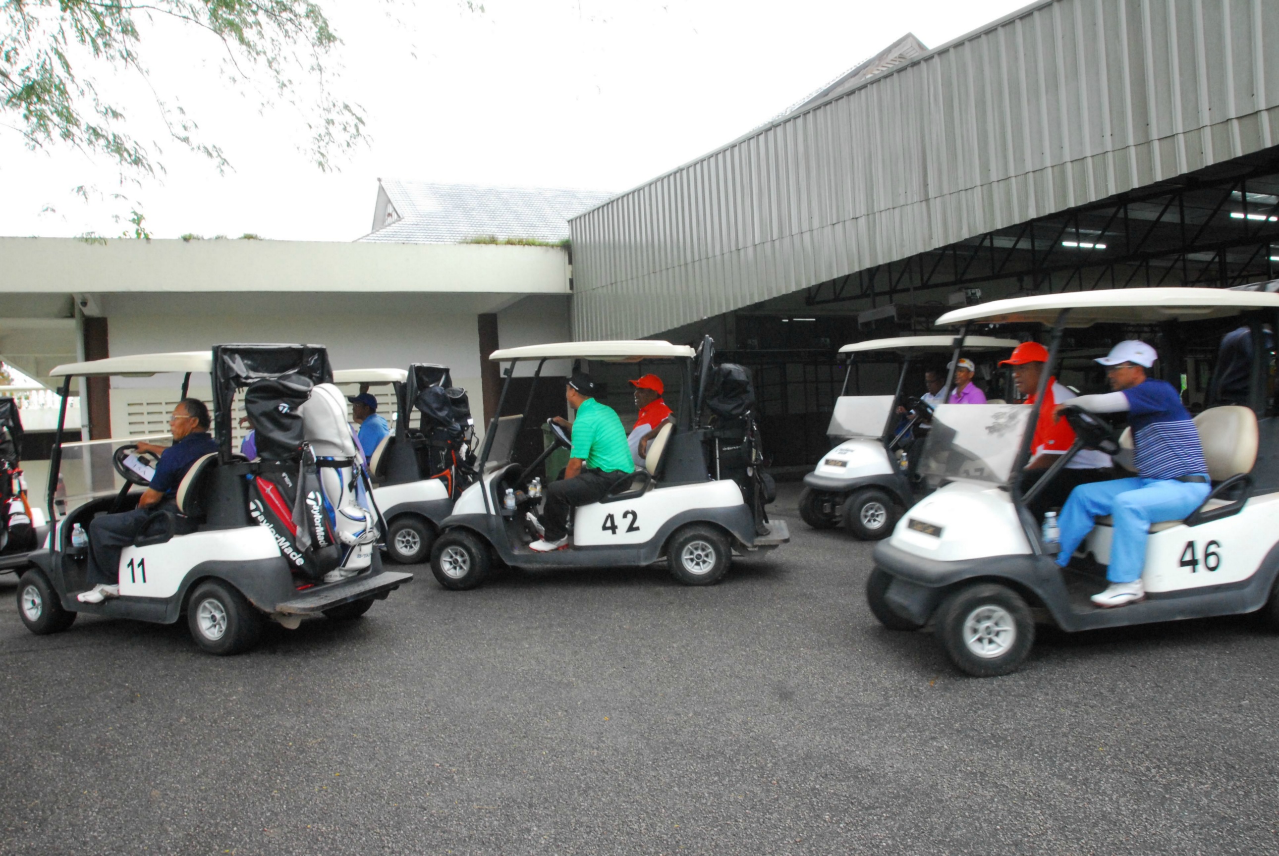 PRO15 157 GOLF DSC 0095.JPG